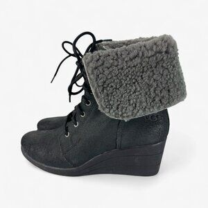 Ugg Zea Shearling Cuff Wedge Ankle Boot Suede Waterproof 1003360 Womens Size 8